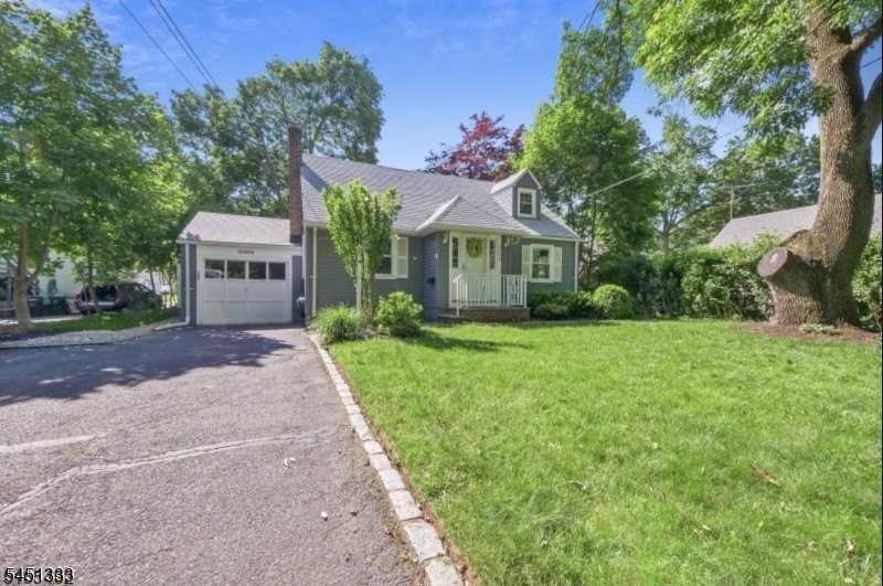 2208 Paff Pl - Photo 2 of 15