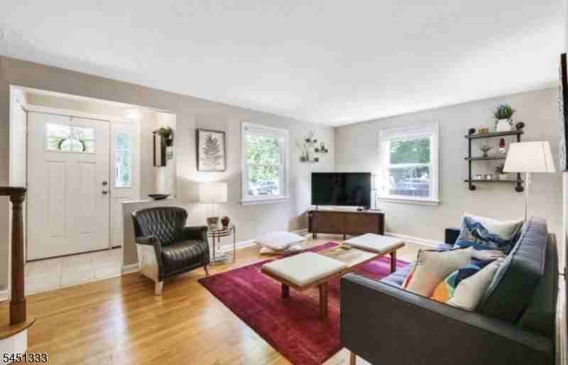 2208 Paff Pl - Photo 4 of 15
