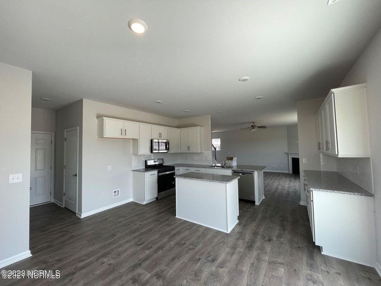 1017 Josh Ct - Photo 3 of 5