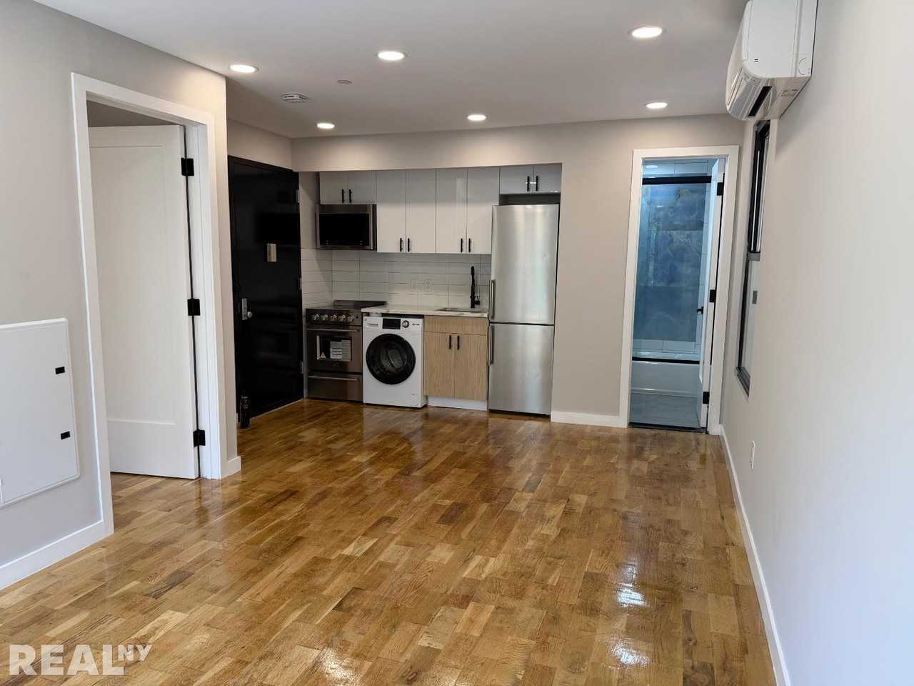 W 169th St #301 - Photo 4 of 8
