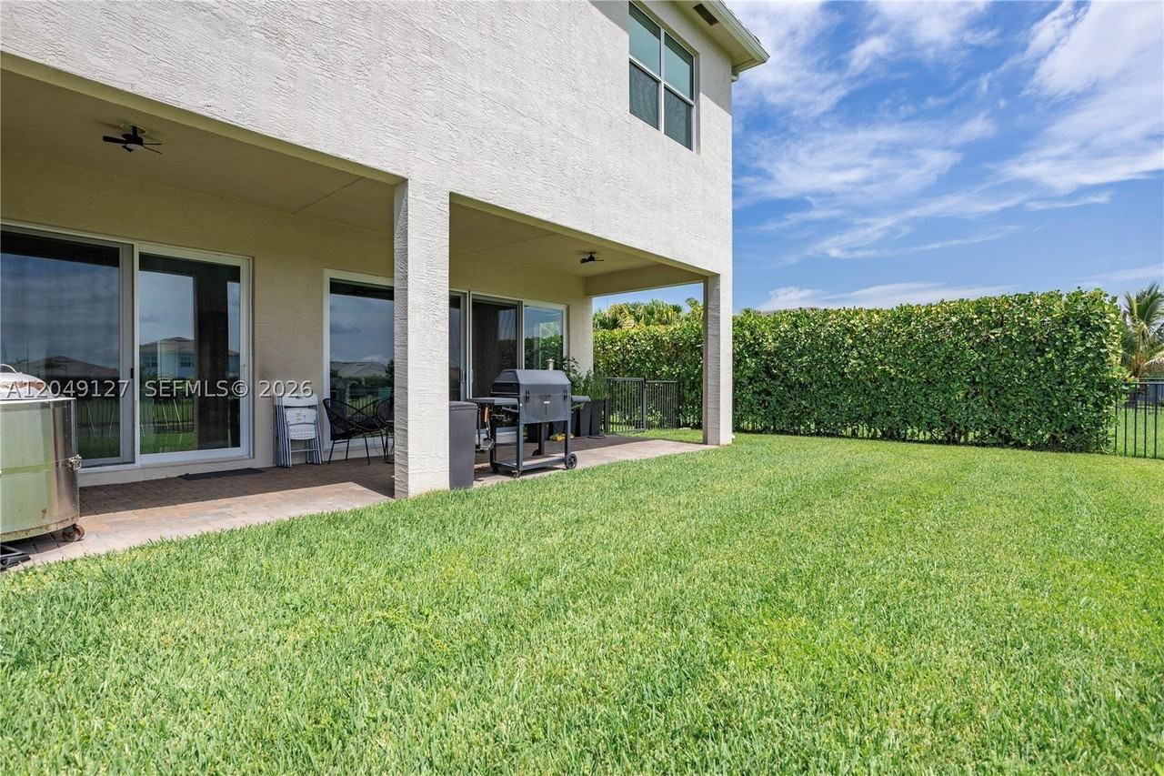5850 Whippoorwill Cir - Photo 2 of 50