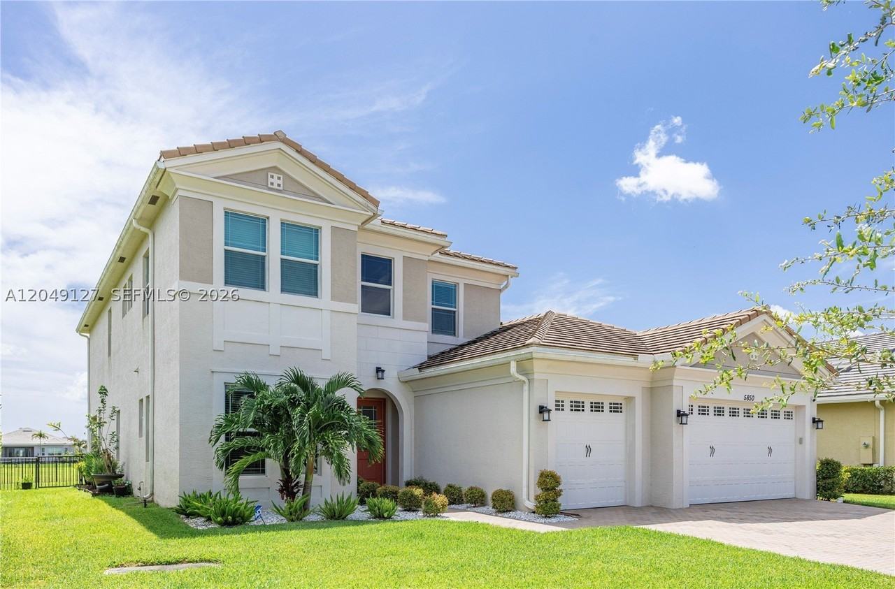 5850 Whippoorwill Cir - Photo 3 of 50