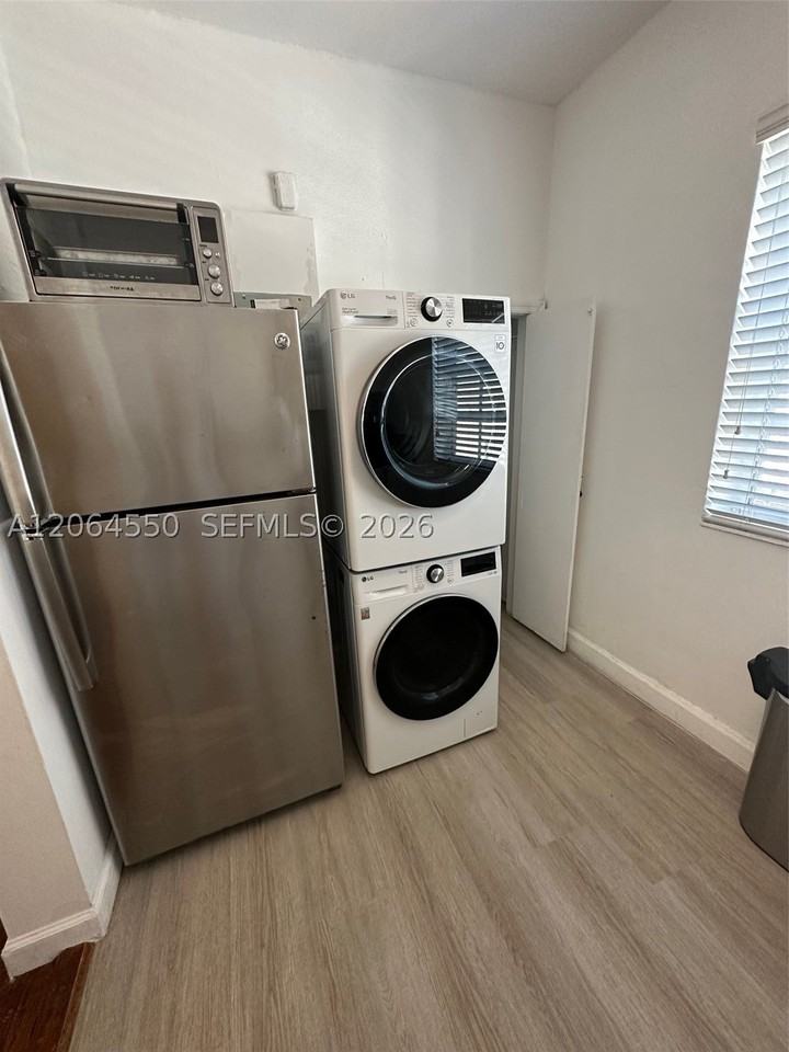 1309 Euclid Ave #8 - Photo 6 of 13