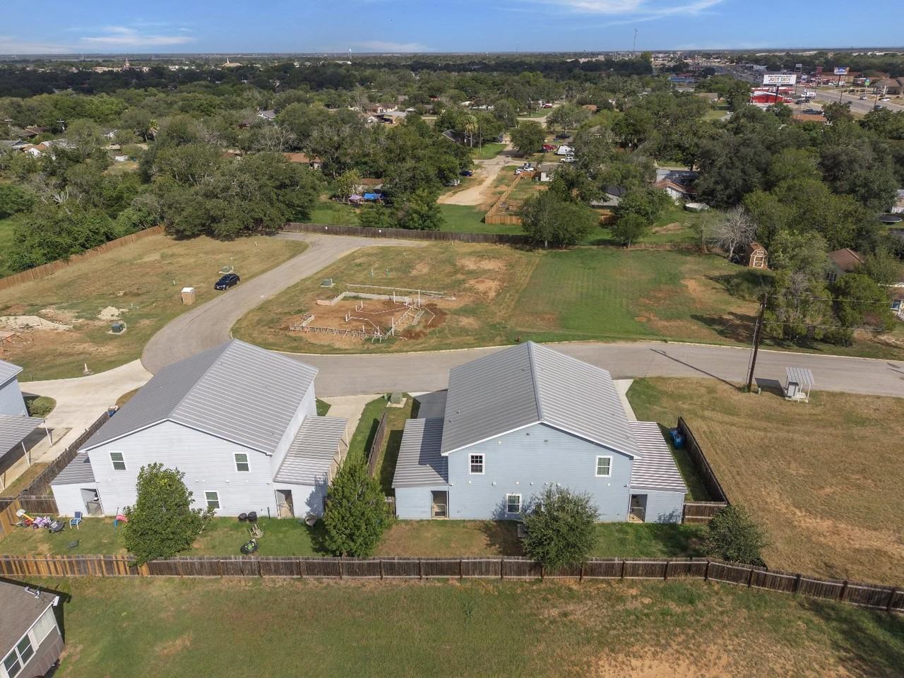 201 Lantana St - Photo 4 of 5