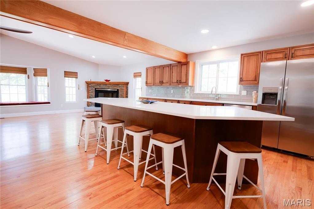 327 Royal Village Dr - Photo 2 of 41