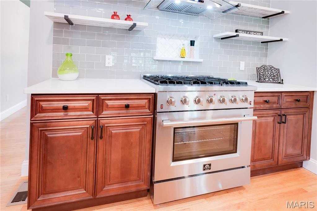 327 Royal Village Dr - Photo 3 of 41