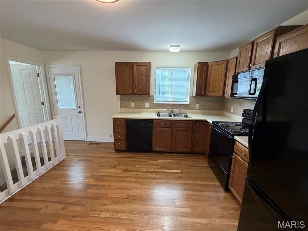 962 Windstream Dr - Photo 3 of 27