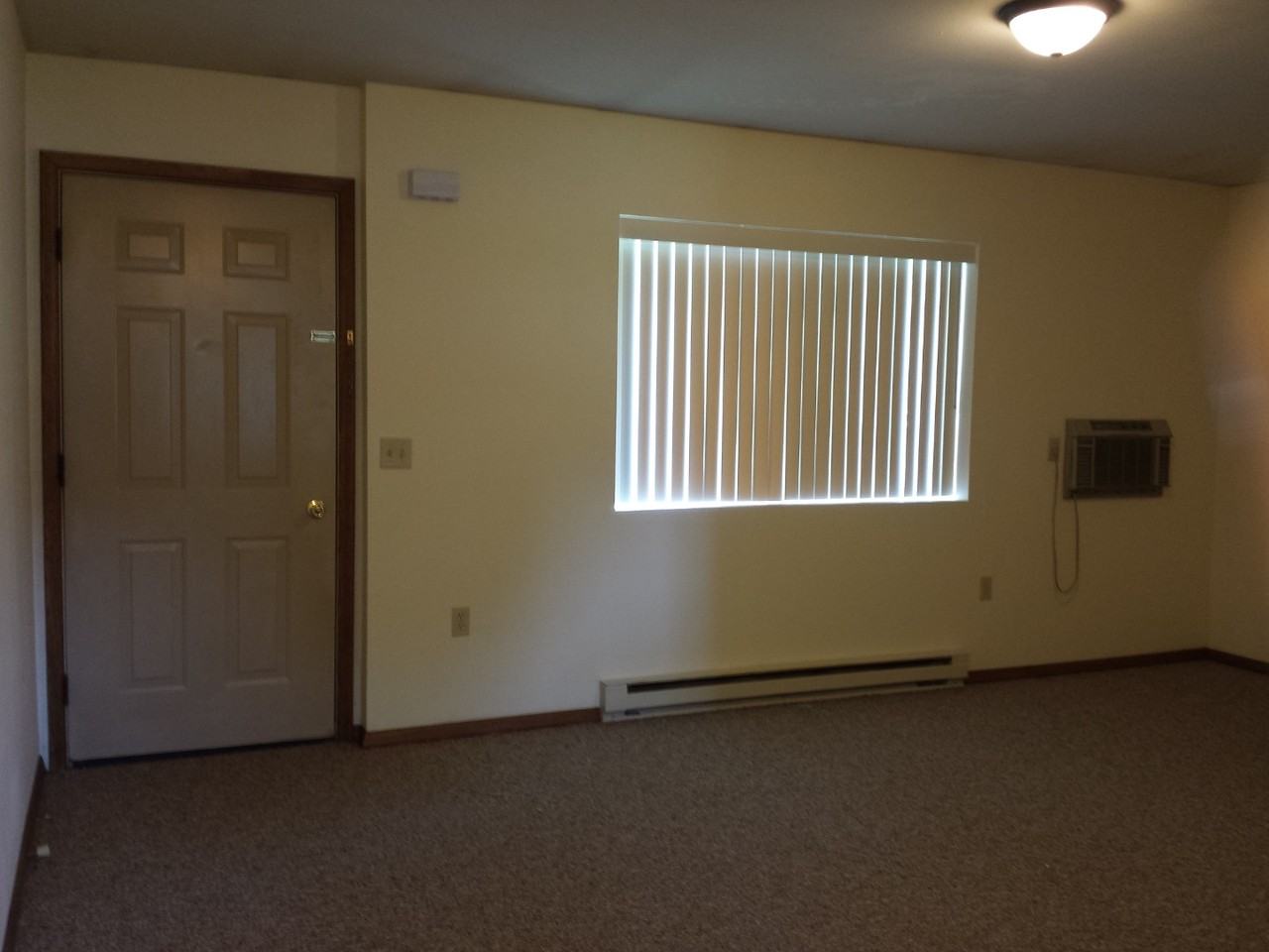 248 S Preston - Photo 3 of 4