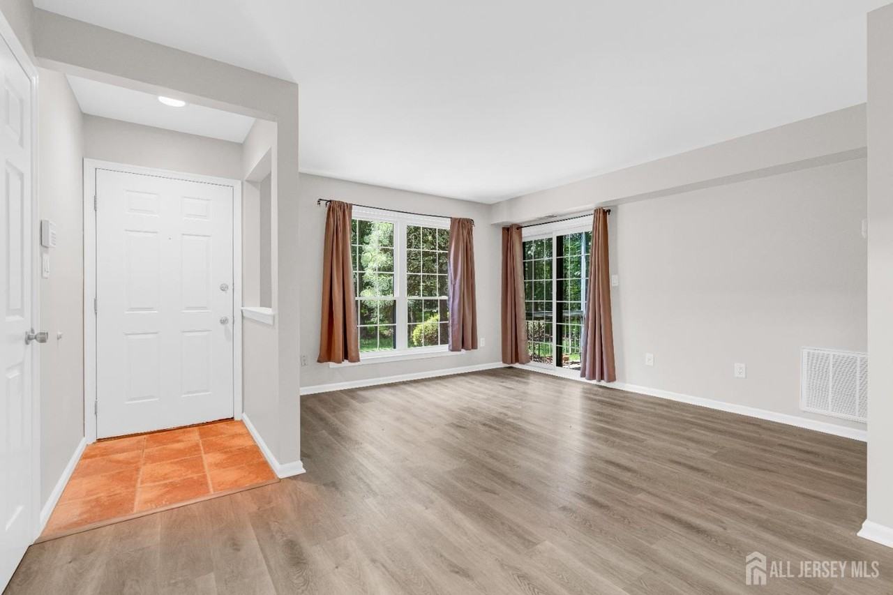 5101 Stonehedge Rd #5101 - Photo 5 of 29