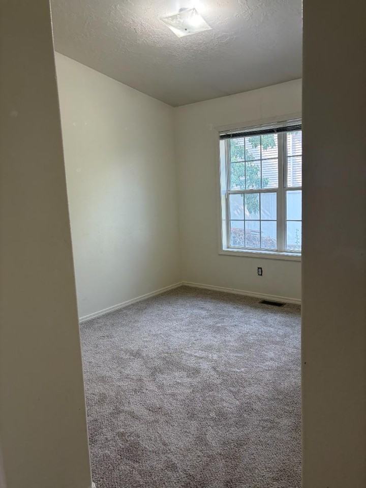181 Sw 19th St - Photo 7 of 16