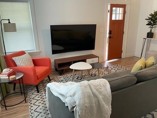 3646 6th Ave N - Photo 3 of 23