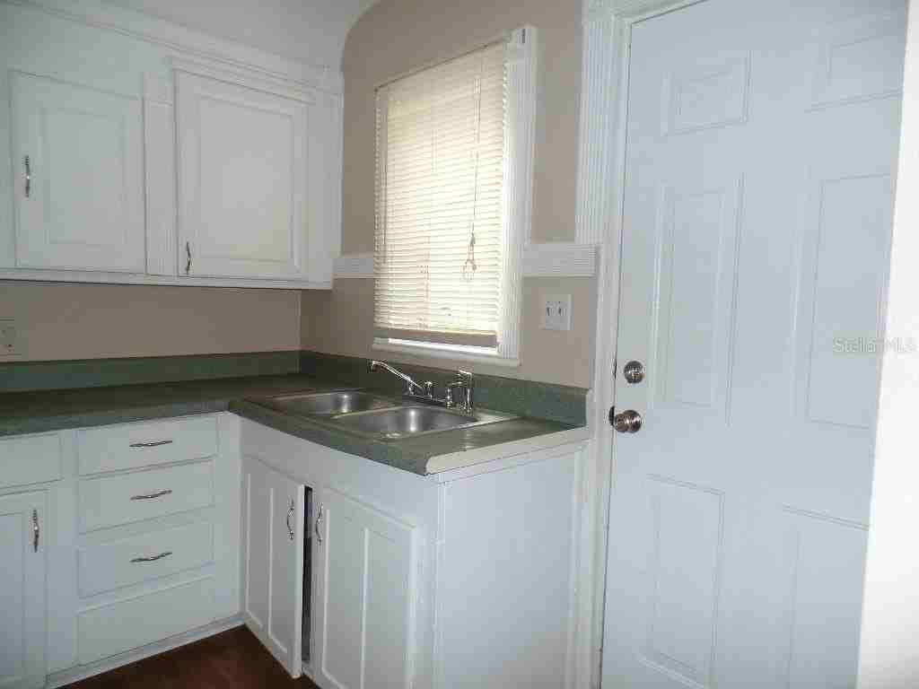 2425 Dr Martin Luther King Jr St S - Photo 6 of 13