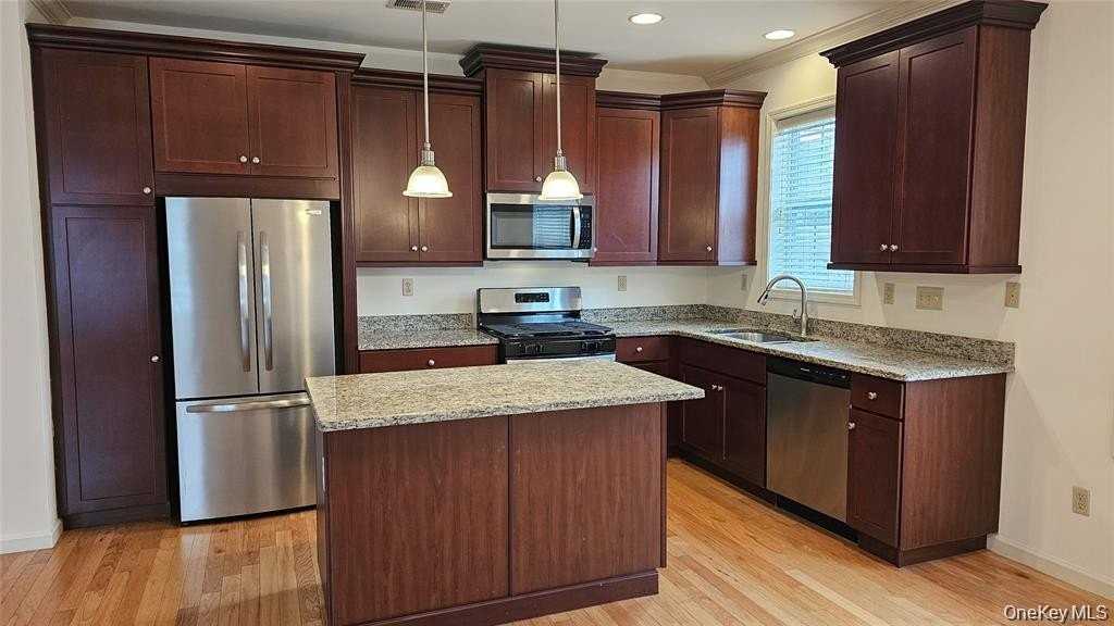 105 Canter Ct - Photo 2 of 27
