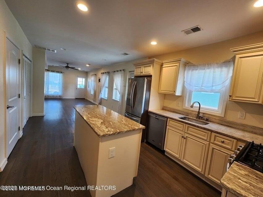 334 Front St #A - Photo 4 of 23