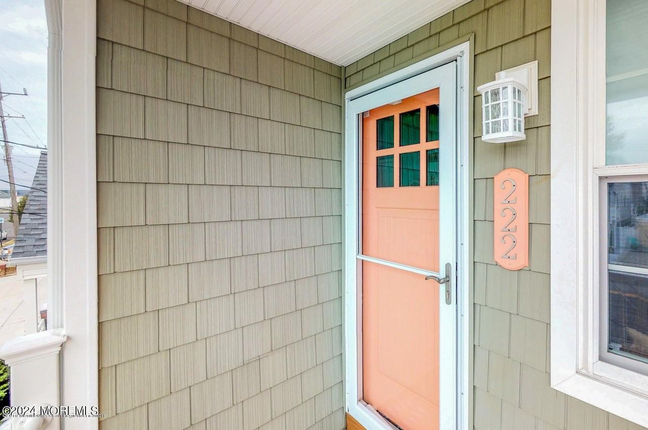 222 Hiering Ave - Photo 2 of 13