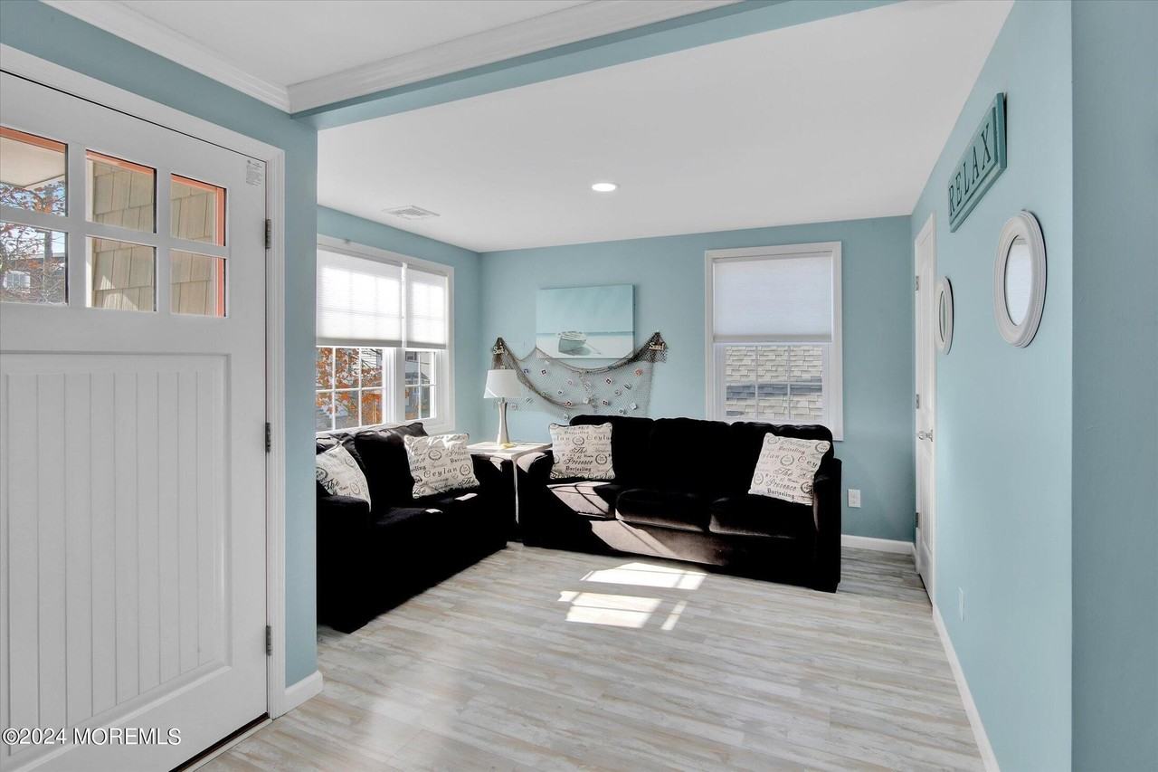 222 Hiering Ave - Photo 5 of 13