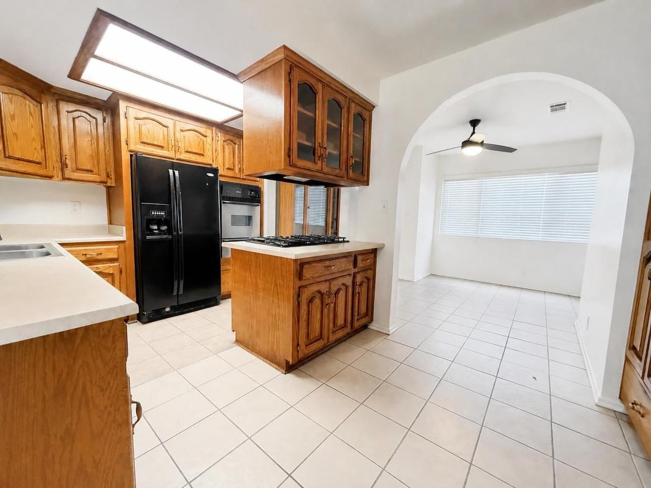 14624 Hutchcroft St #1 - Photo 4 of 24