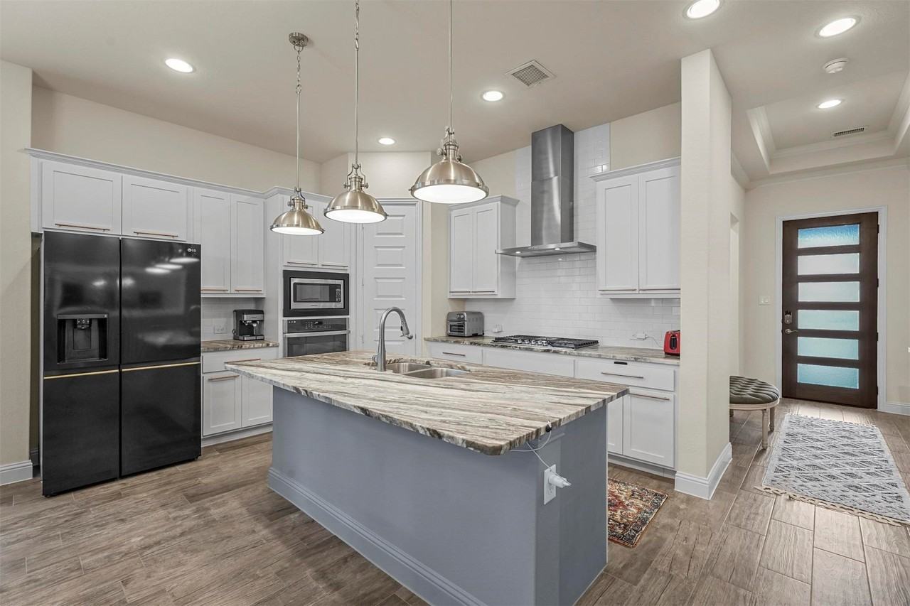 3206 Mattie Grey Ln - Photo 2 of 23