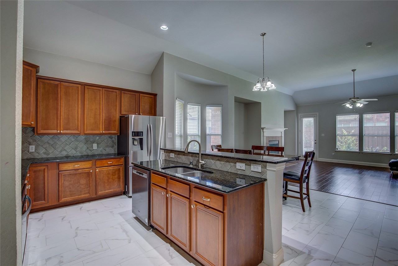 3509 New Castle Ct - Photo 5 of 39