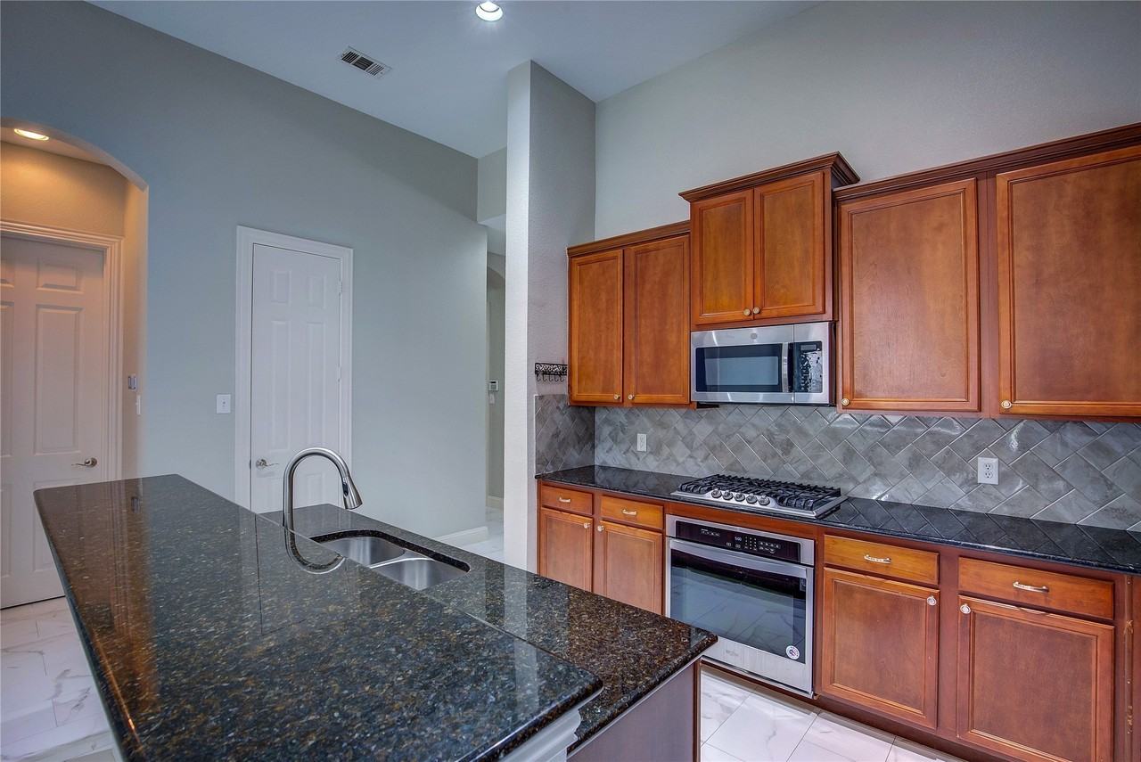 3509 New Castle Ct - Photo 6 of 39