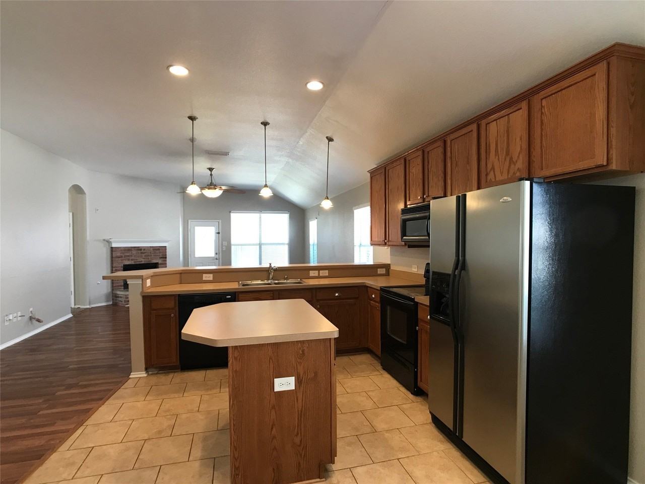 13213 Fencerow Rd - Photo 6 of 18
