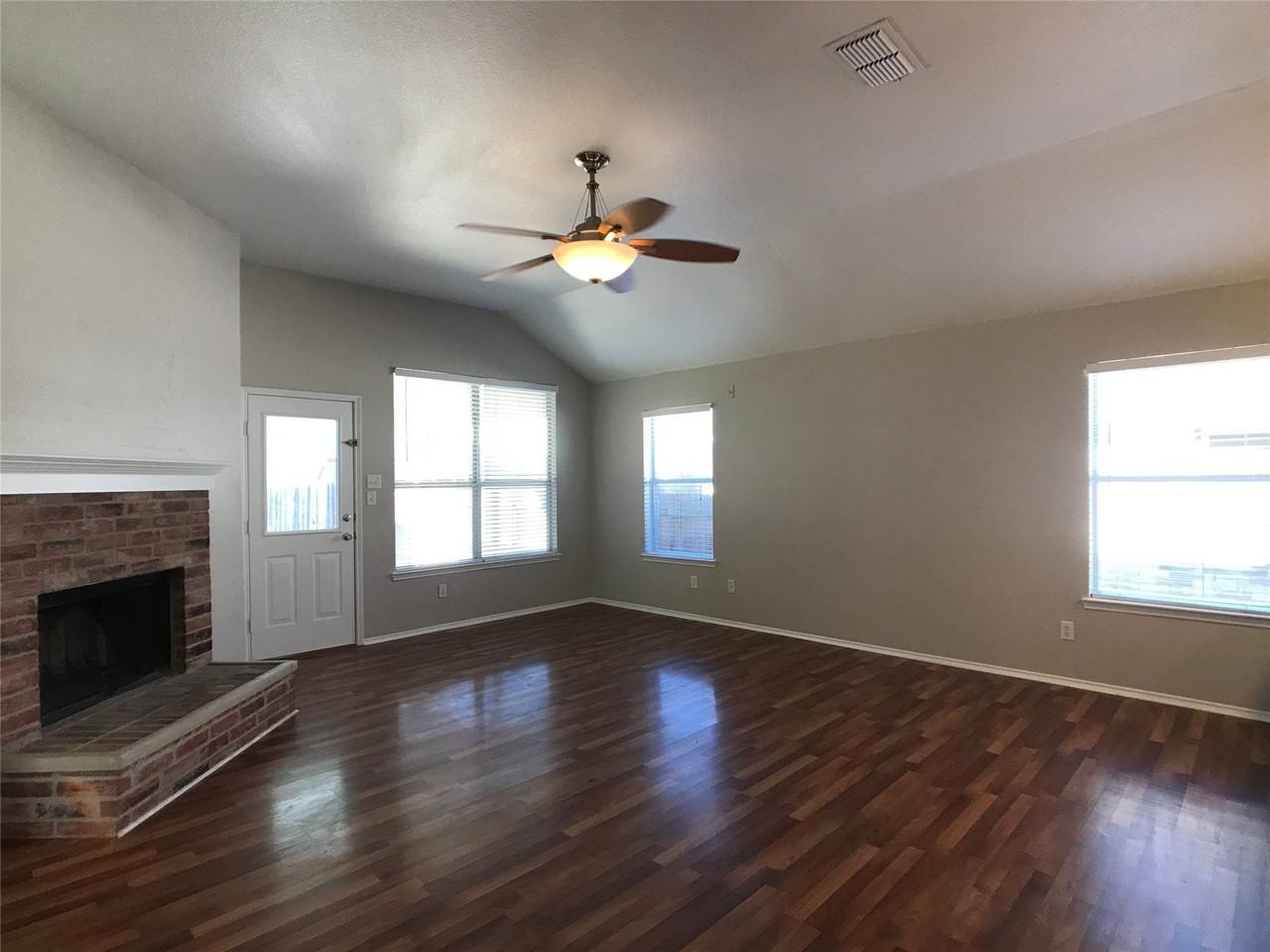 13213 Fencerow Rd - Photo 7 of 18