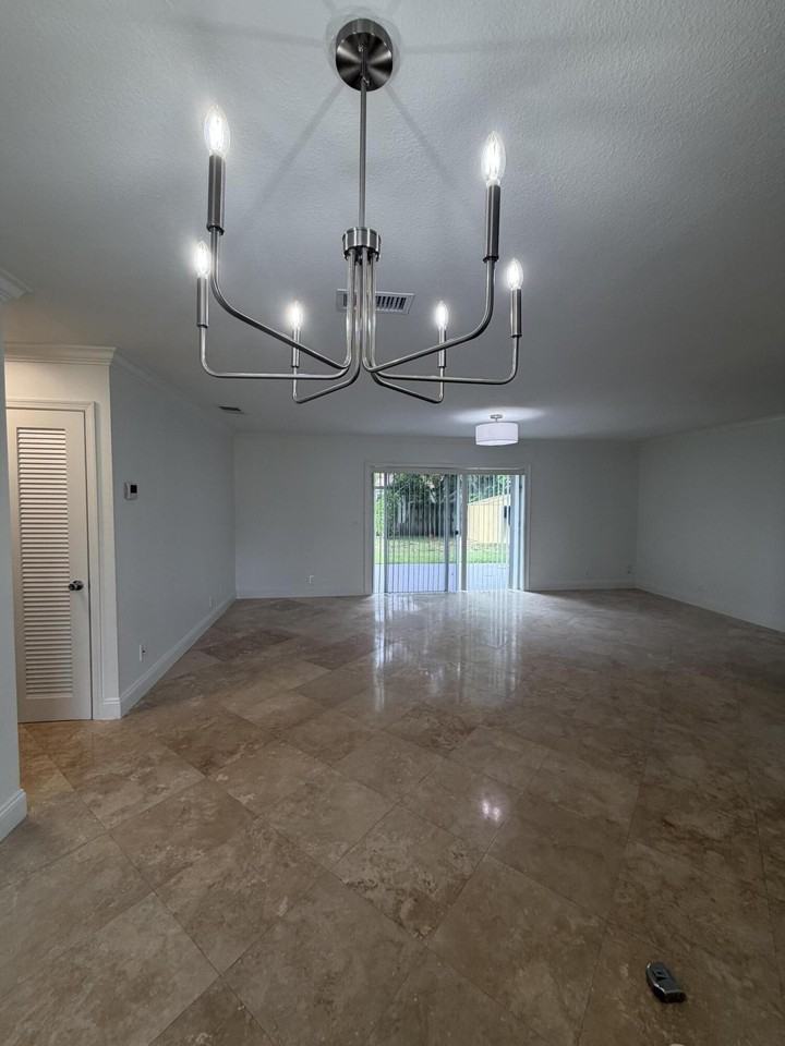 9209 Southampton Pl - Photo 3 of 19