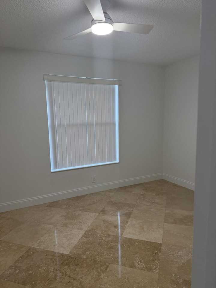 9209 Southampton Pl - Photo 6 of 19