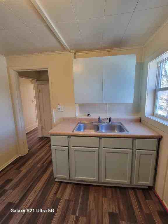 728 S Leeds St - Photo 4 of 8