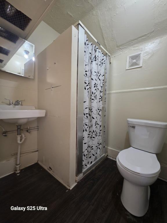 BL 403 E Taylor 1/2 - Photo 2 of 5