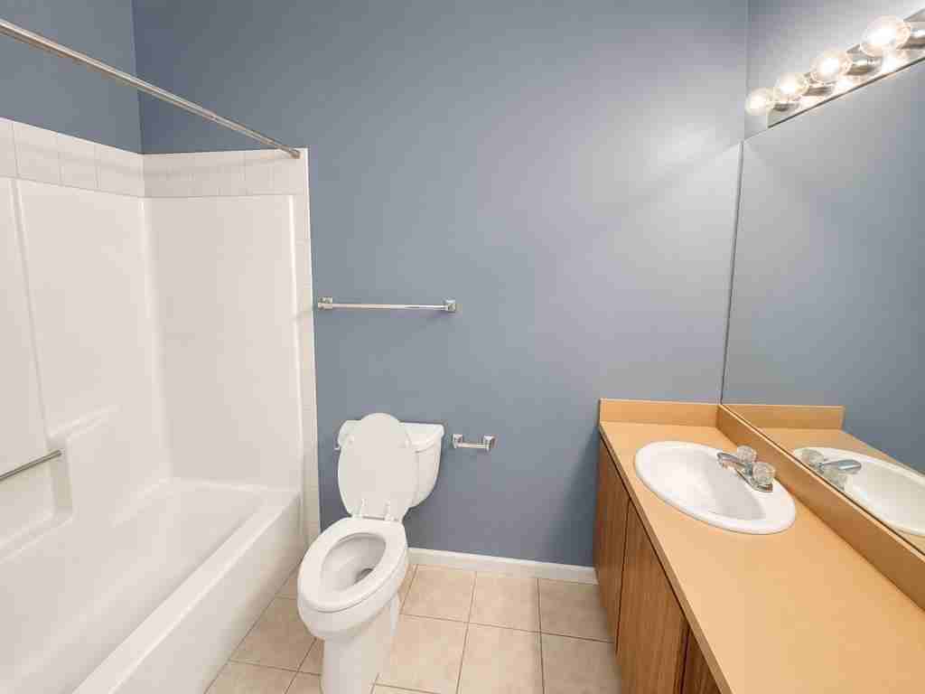 7457 E Huntington Dr Apt 4 - Photo 3 of 10