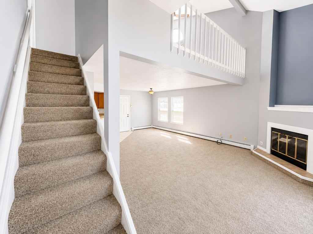 7457 E Huntington Dr Apt 4 - Photo 5 of 10