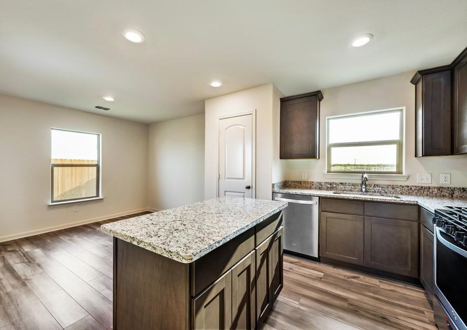 13617 Mineral Rd - Photo 5 of 10