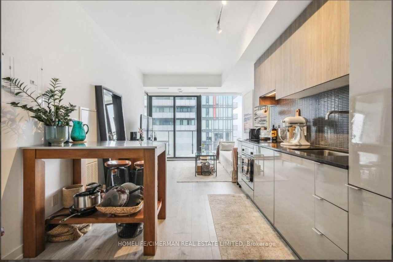 161 Roehampton Avenue #3608 - Photo 3 of 19