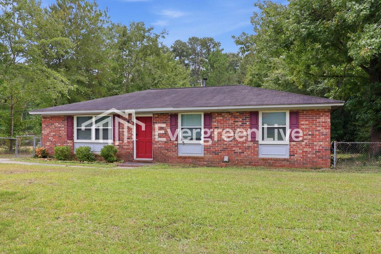 2210 Winston Way - Photo 2 of 15