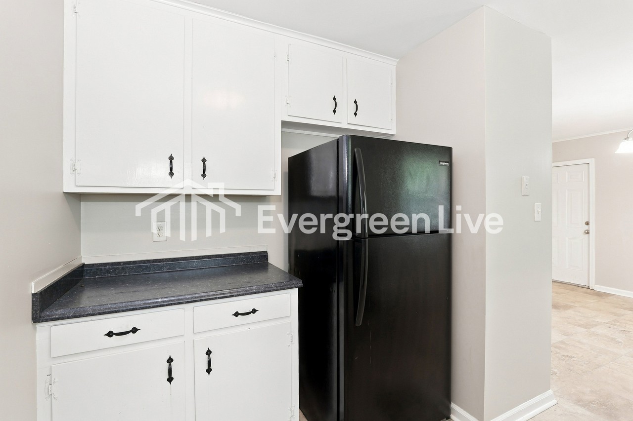 2210 Winston Way - Photo 7 of 15