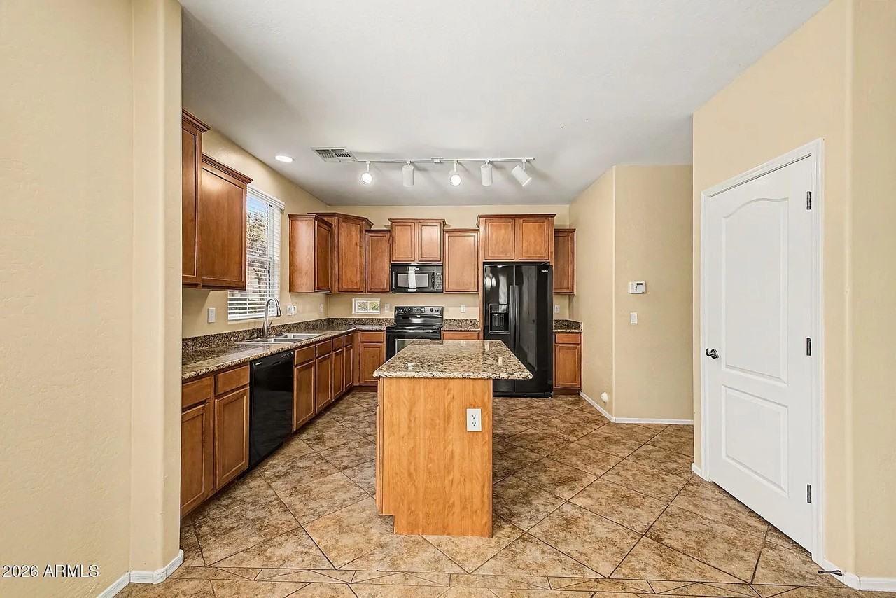 4342 E Carla Vista Dr - Photo 4 of 42