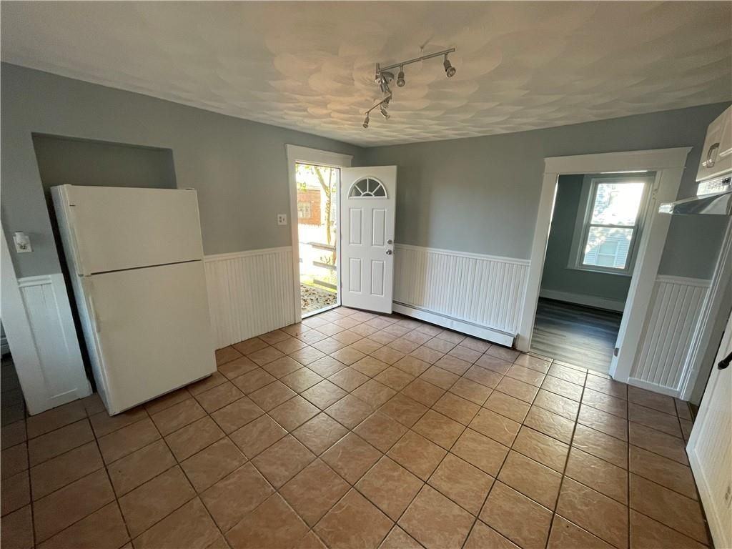137 Ethan St - Photo 4 of 7
