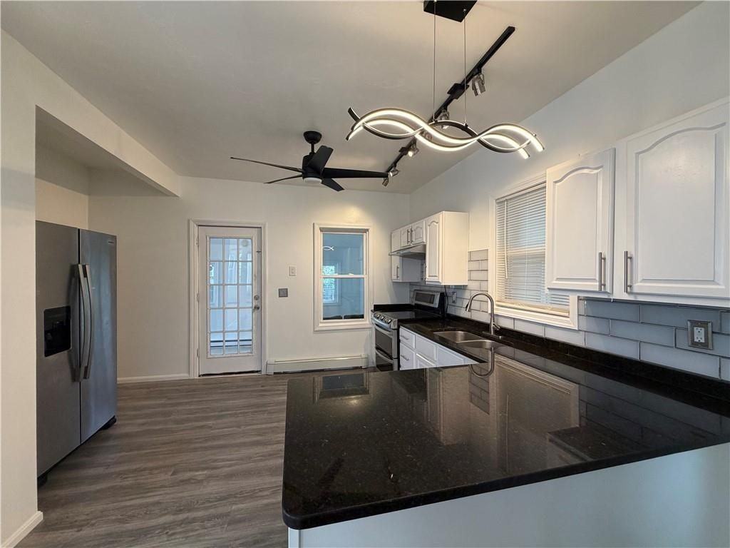 38 Marion Ave - Photo 4 of 28