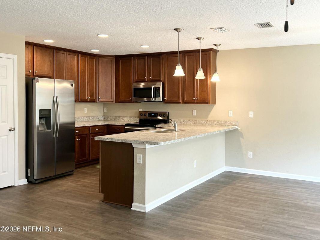 12168 Biarritz St - Photo 4 of 17