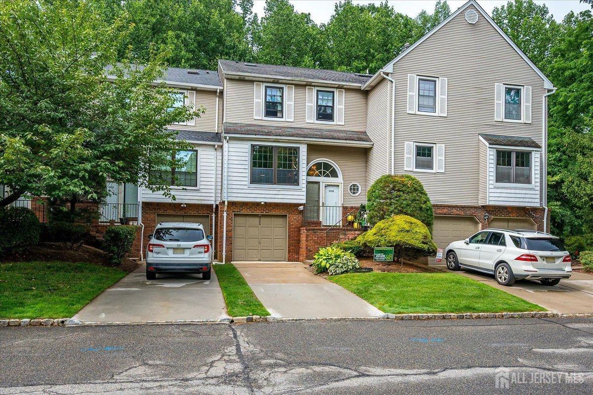 4506 Stonehedge Rd - Photo 3 of 50