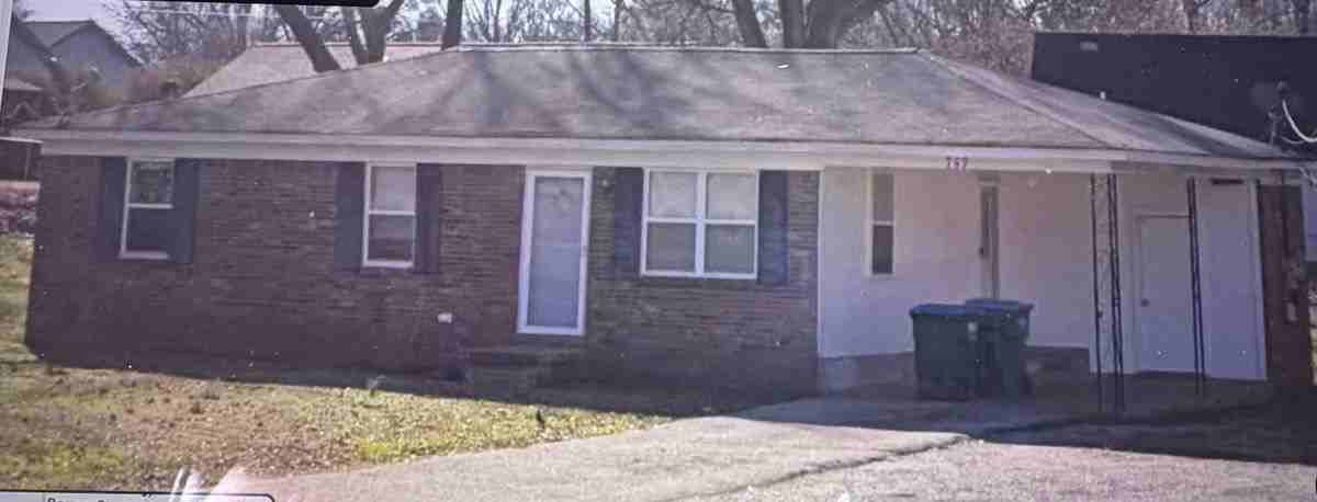757 Munford Ave - Photo 3 of 3