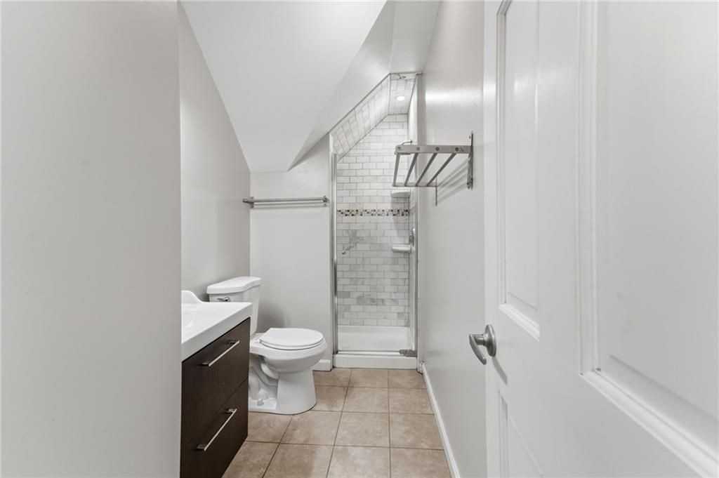 132 S Angell St ##3 - Photo 5 of 22