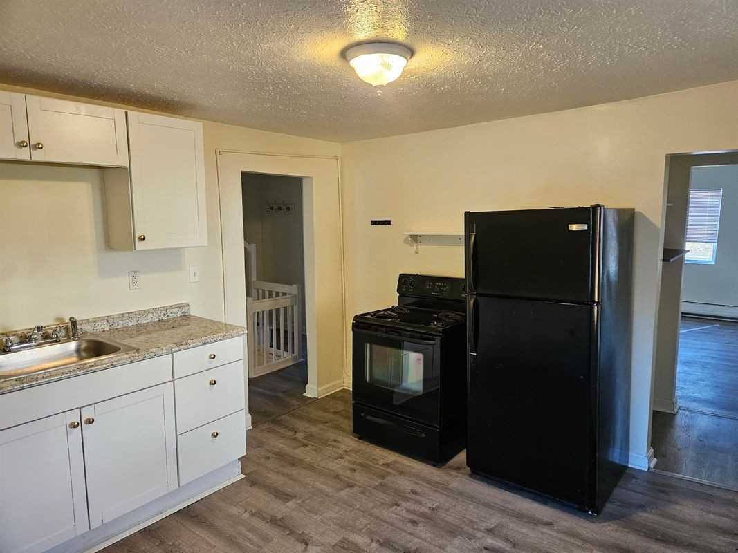 89 6th St - Photo 2 of 13
