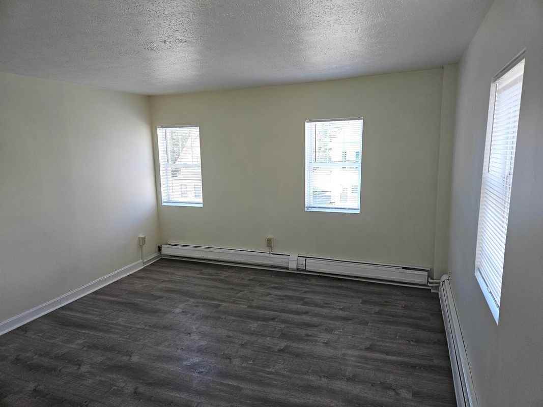 89 6th St - Photo 4 of 13