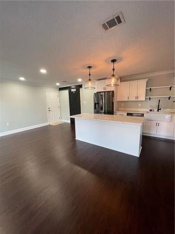 1513 Hudson St - Photo 4 of 16