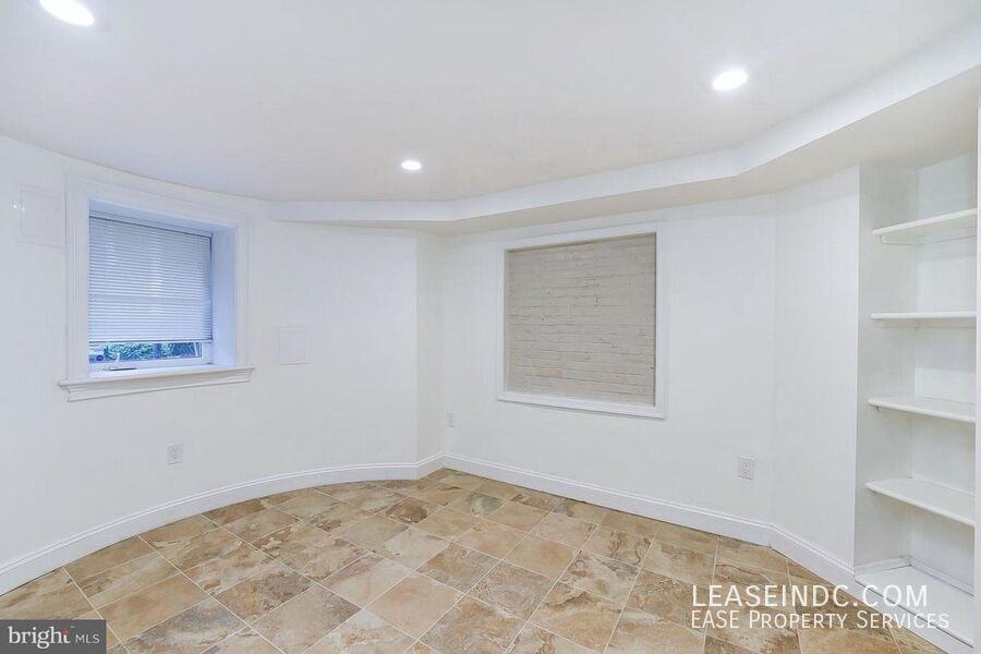 31 T St Nw #B - Photo 5 of 8