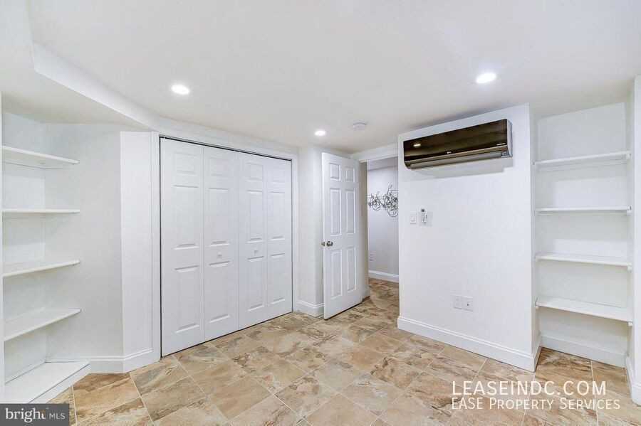 31 T St Nw #B - Photo 6 of 8