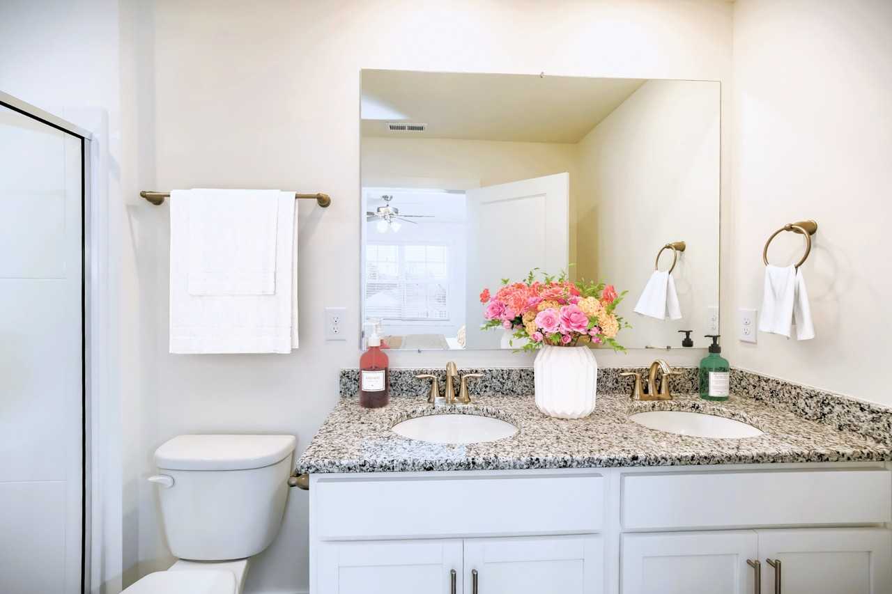 7346 Acorn Valley Ln - Photo 4 of 10