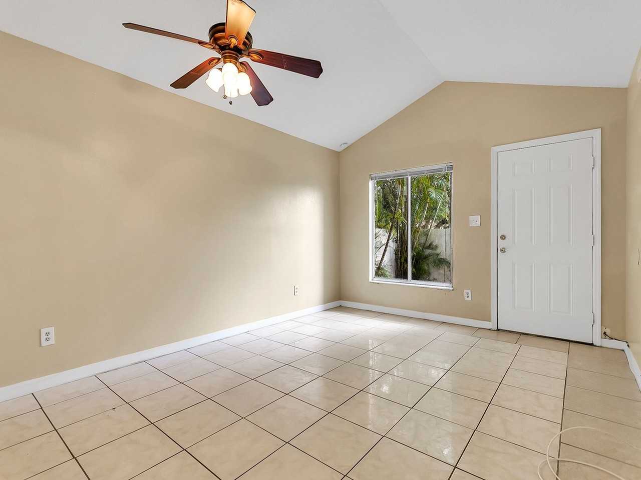 10425 Riva Ridge Trl - Photo 2 of 13